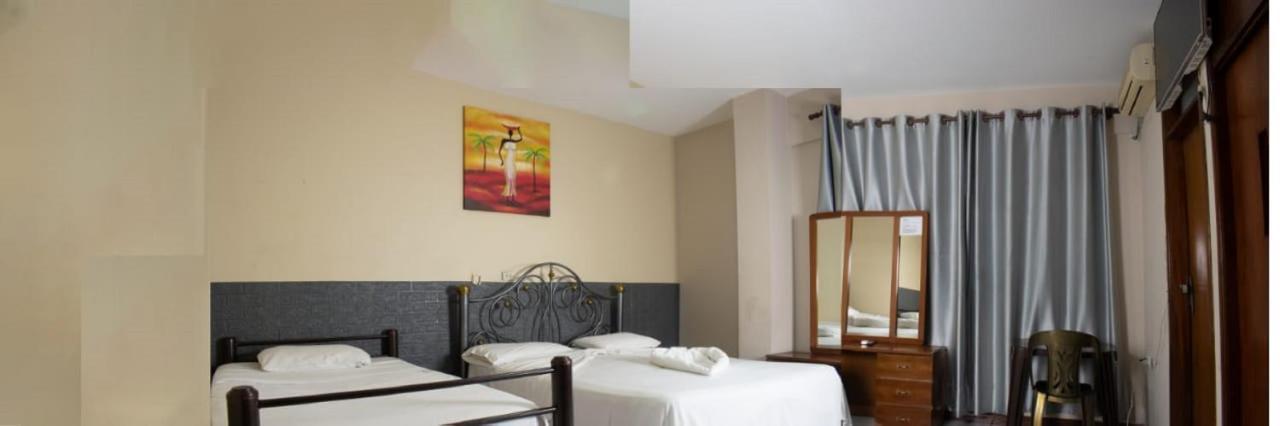 Hostal Ibiza Santa Cruz de La Sierra Kültér fotó